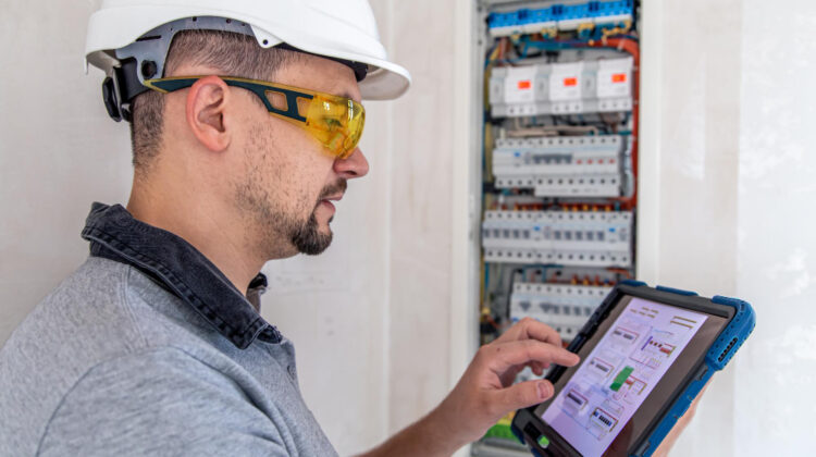 Painéis Elétricos para 2025